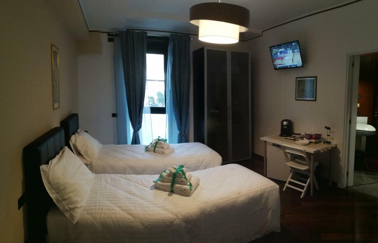 A Casa Di Sara Ermy Bed & Breakfast Bari Exterior foto
