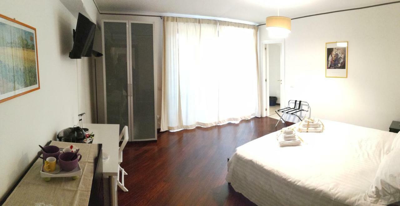 A Casa Di Sara Ermy Bed & Breakfast Bari Exterior foto